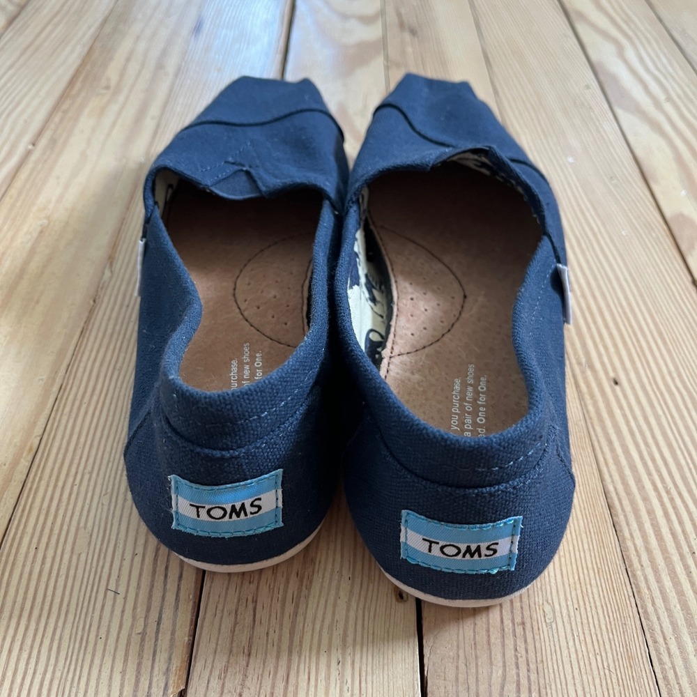 TOMS Navy Blue Canvas Alpargata Slip On Loafer Elephant Print Lining Womens 7.5 - Picture 2 of 8